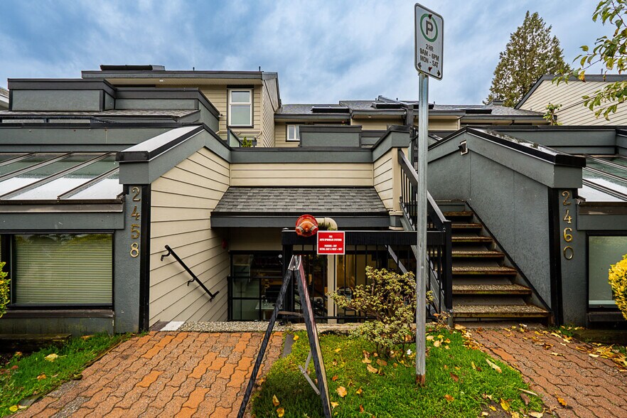 More Photos Of 2458 Haywood Av, West Vancouver Office Residential For Sale