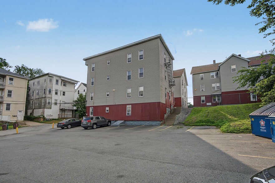 More Photos Of 471 Pond St, Woonsocket Apartments For Sale
