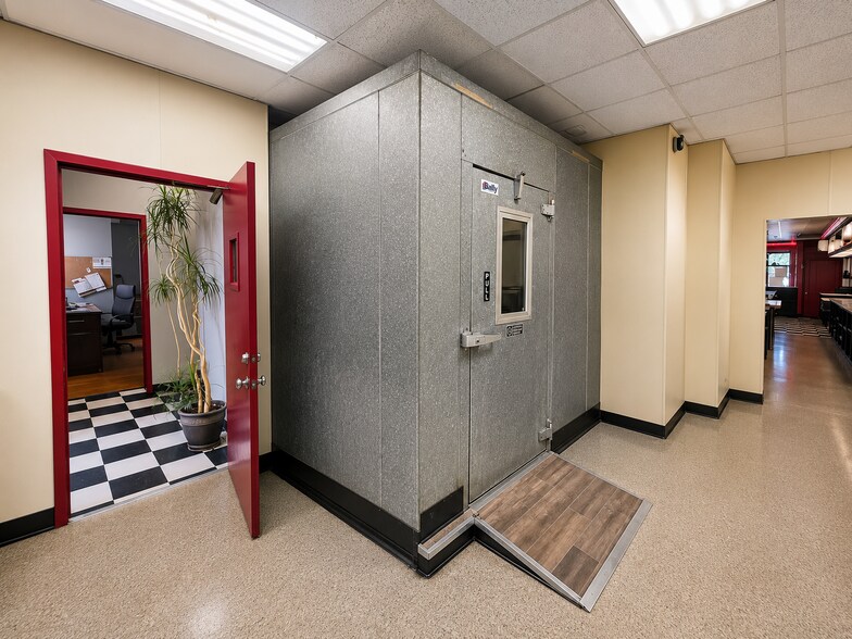 More Photos Of 53 Fall St, Seneca Falls General Retail For Lease
