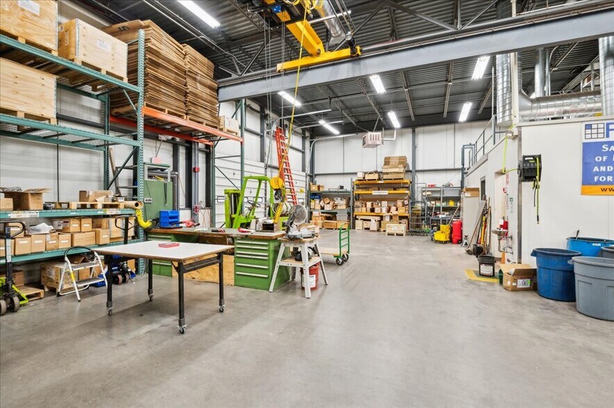 More Photos Of 119 White Oak Dr, Berlin Manufacturing For Sale