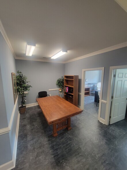 More Photos Of 1345 Garner Ln, Columbia Office For Sale