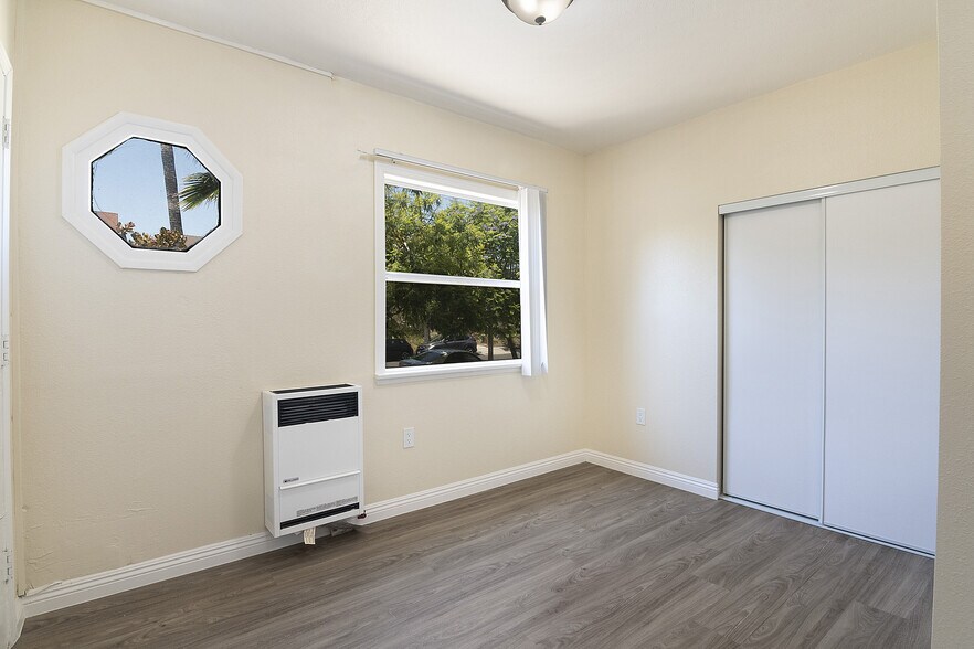 More Photos Of 1930 S Oxford Ave, Los Angeles Apartments For Sale