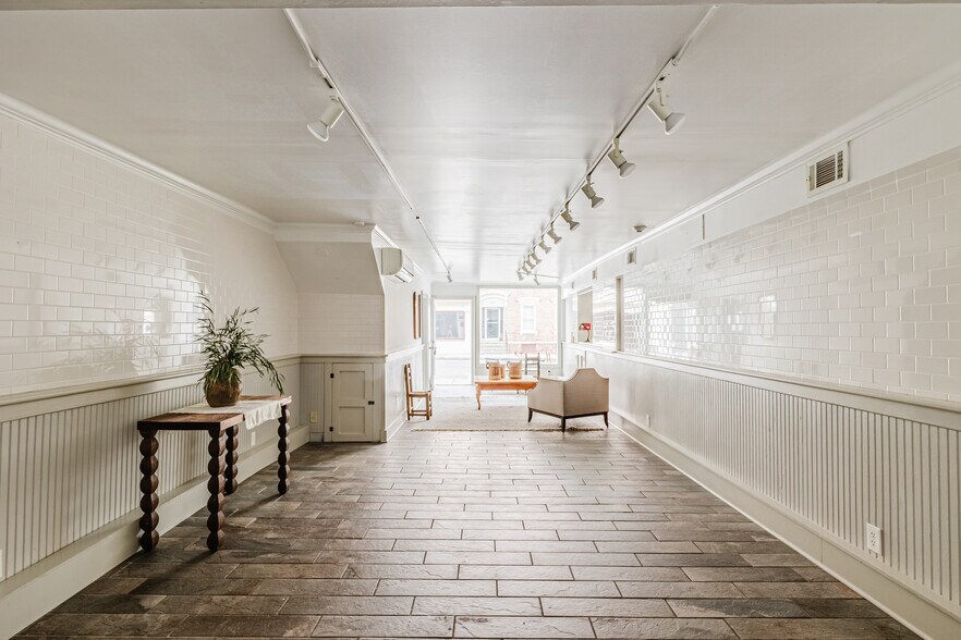 More Photos Of 323 Warren St, Hudson Storefront Retail Residential For Sale
