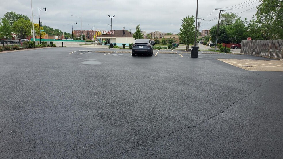 More Photos Of 1529 Rand Rd, Des Plaines Auto Dealership For Lease