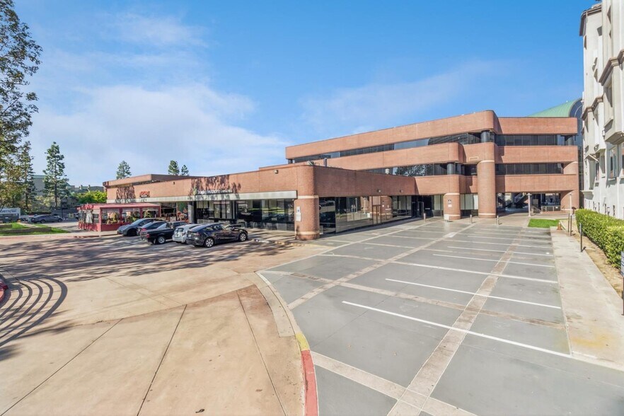 More Photos Of 4150 Regents Park Row, La Jolla Unknown For Lease