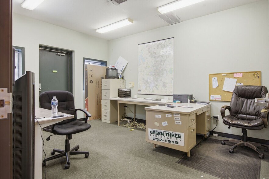 More Photos Of 2349 Patterson Industrial Dr, Pflugerville Warehouse For Lease