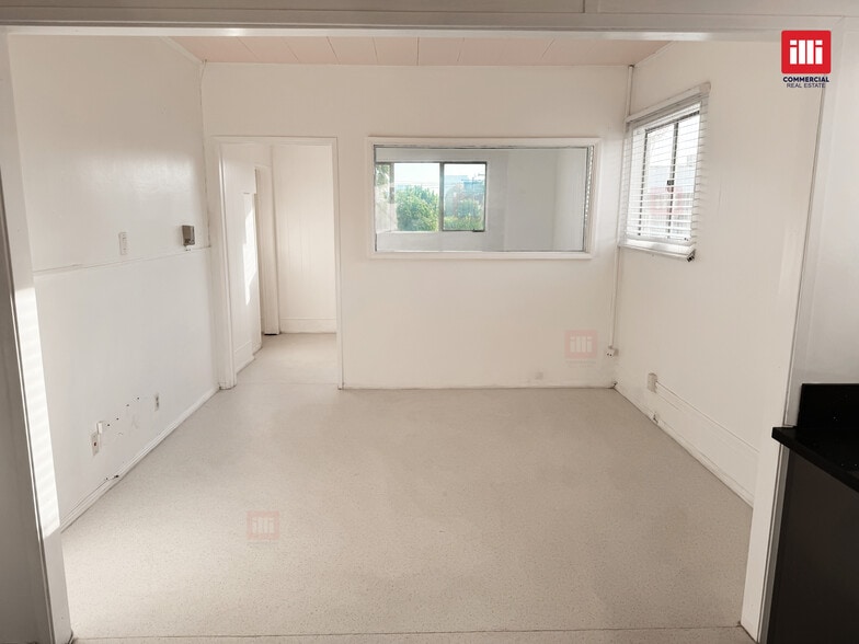 More Photos Of 8230 Beverly Blvd, Los Angeles Office For Lease