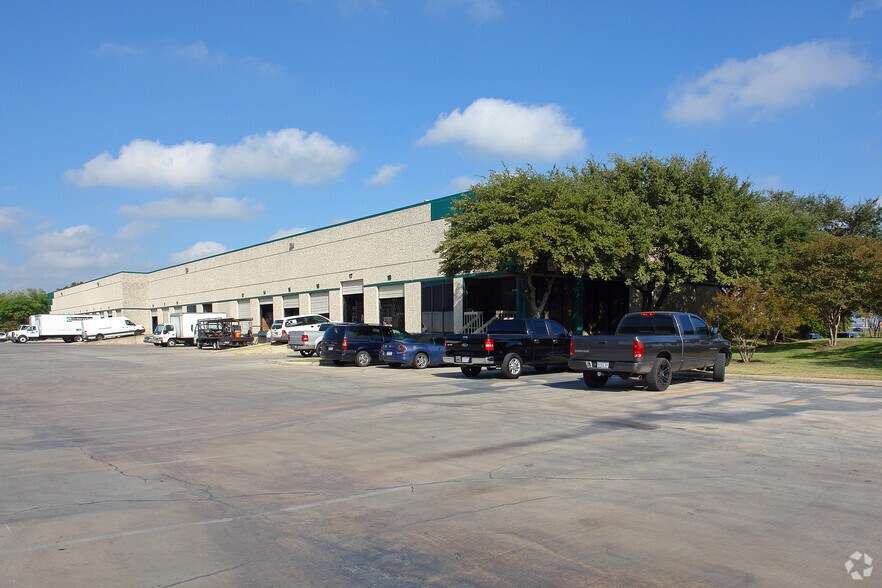 More Photos Of 8555 Loop 410 NE, San Antonio Distribution For Lease