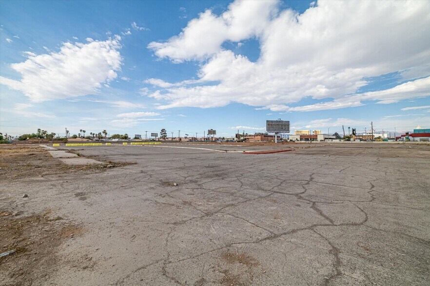More Photos Of 851 E Tropicana Ave, Las Vegas Land For Sale