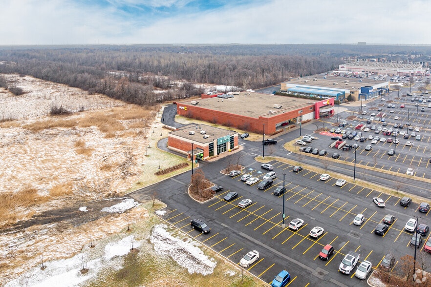 More Photos Of 582 Ch de Touraine, Boucherville Unknown For Lease