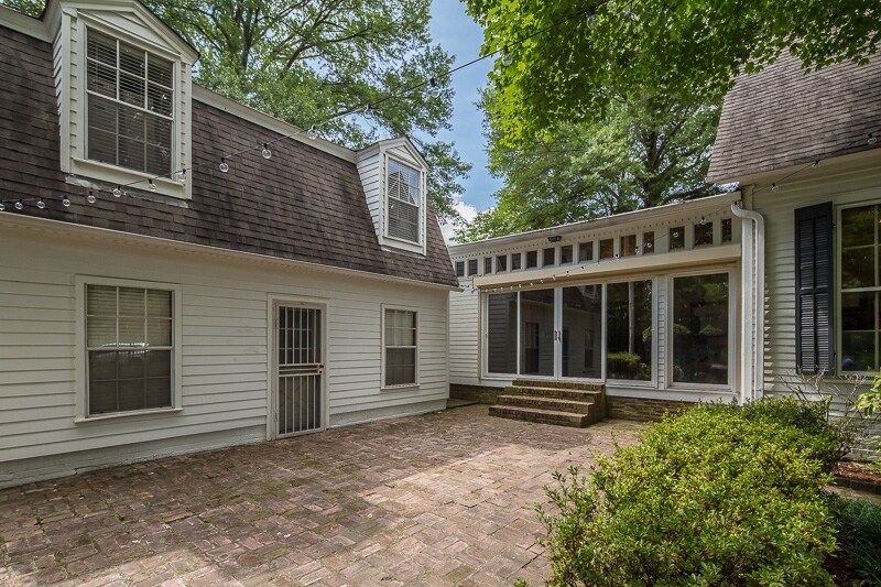 More Photos Of 7642 Poplar Pike, Germantown Office For Sale