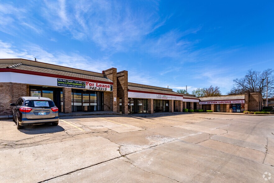 More Photos Of 832-866 S Aspen Ave, Broken Arrow Unknown For Lease