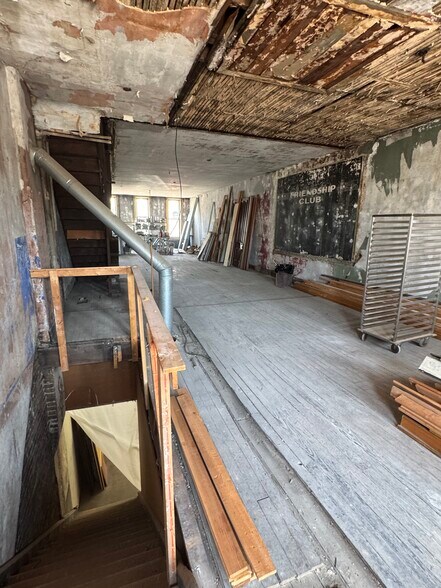 More Photos Of 725 Main St, Lafayette Storefront For Sale