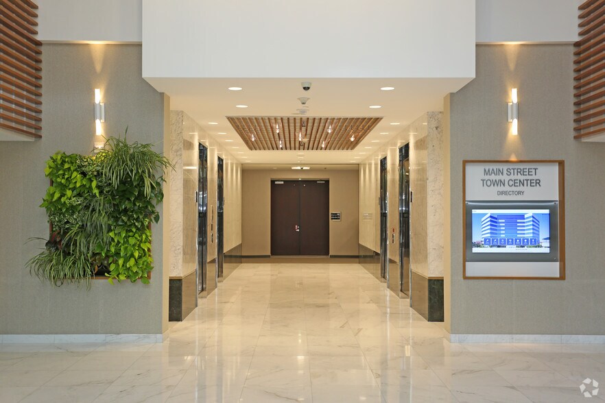More Photos Of 2670 N Main St, Santa Ana Office For Lease