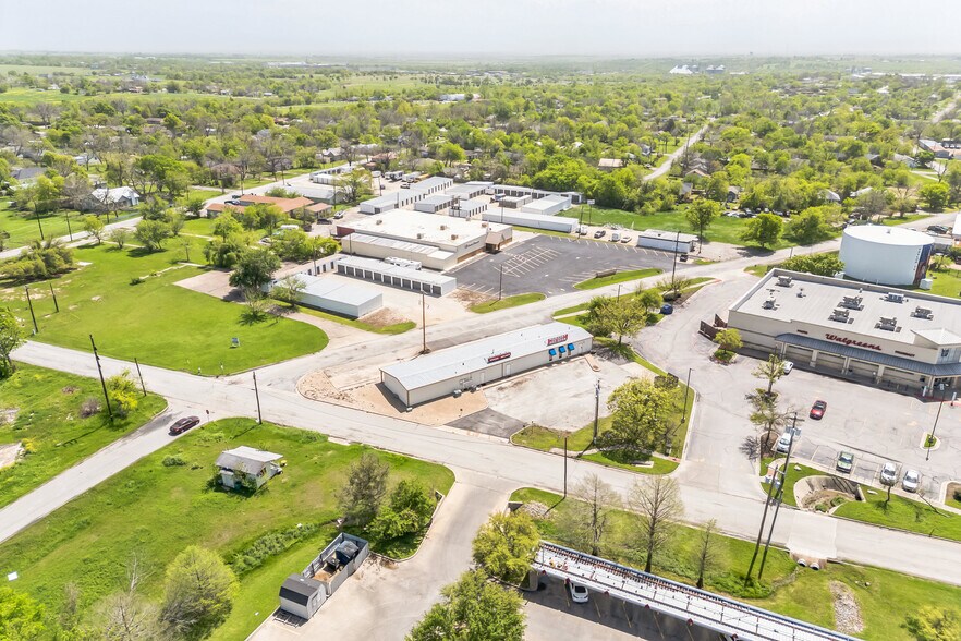 More Photos Of 1611 Old Granger Rd, Taylor Office For Lease