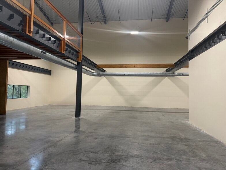 More Photos Of 9440 Sportsman Club Rd NE, Bainbridge Island Office For Lease