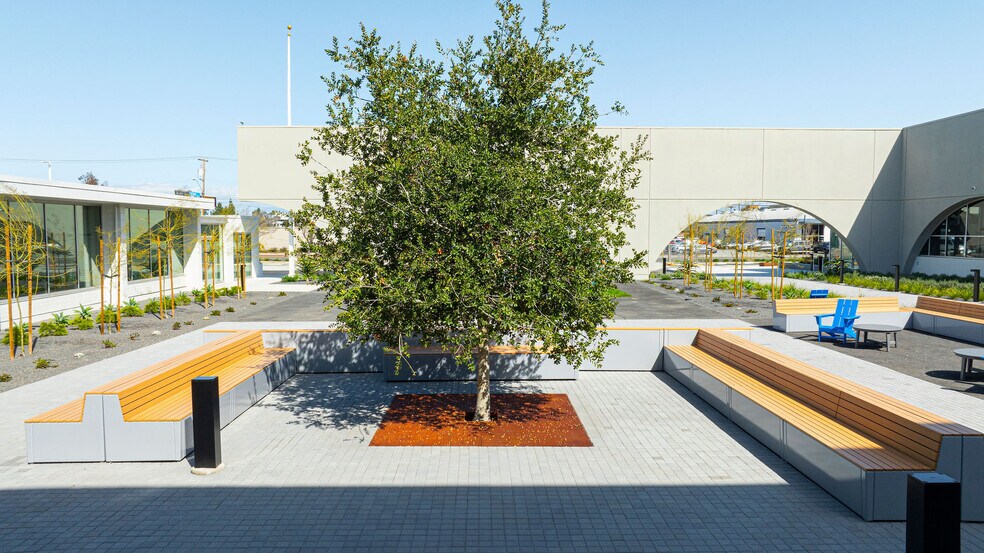 More Photos Of 150 Industrial Rd, San Carlos Flex For Sale