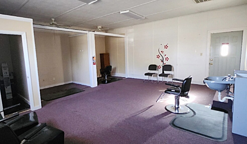 More Photos Of 7117 Raeford Rd, Fayetteville Freestanding For Lease
