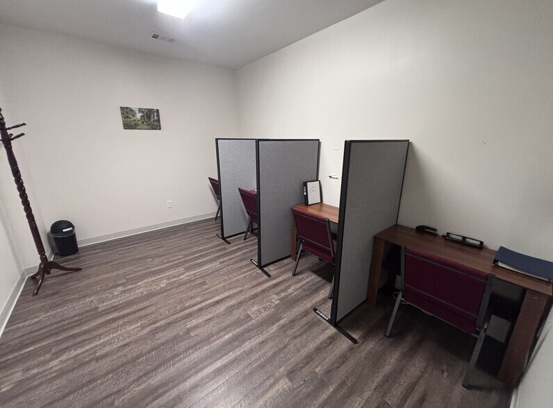 More Photos Of 1025 Commercial Dr, Brunswick Industrial For Lease