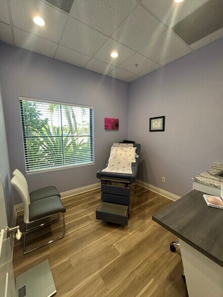 More Photos Of 7955 Airport Pulling Rd, Naples Medical For Lease