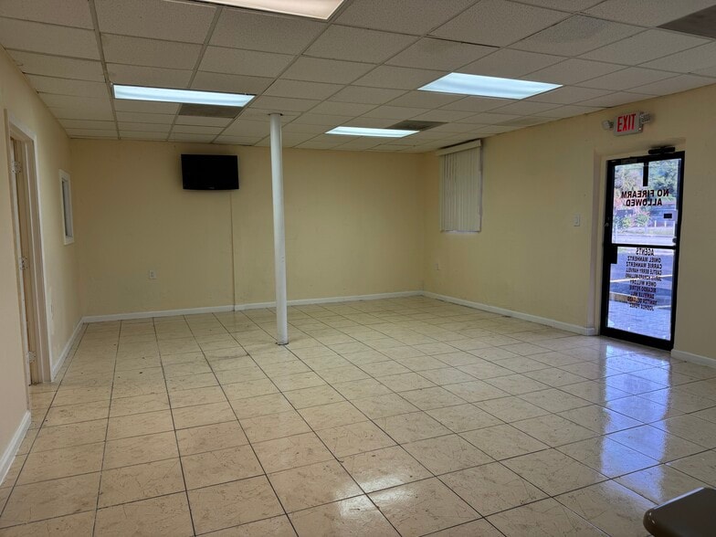 More Photos Of 1605 NW 95th St, Miami Freestanding For Sale