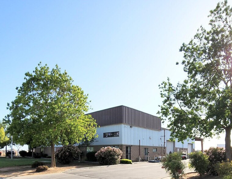 More Photos Of 2850 Falcon Dr, Madera Manufacturing For Lease