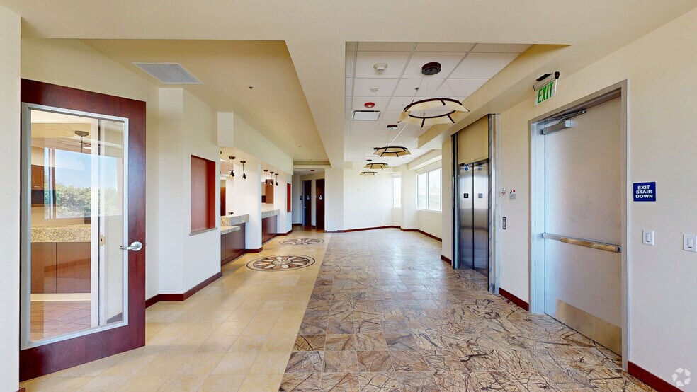 More Photos Of 5000 Commerce Dr, Bakersfield Medical For Sale