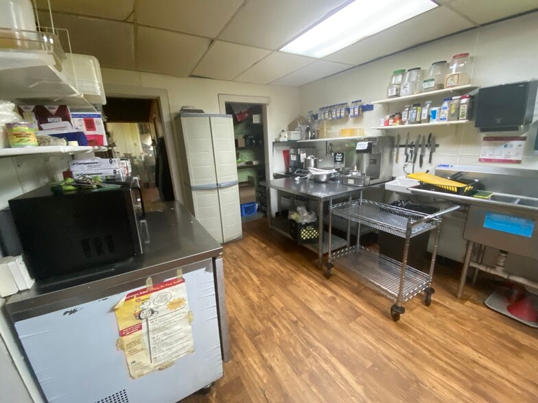 More Photos Of 122 E Poplar St, Nanticoke Restaurant For Sale