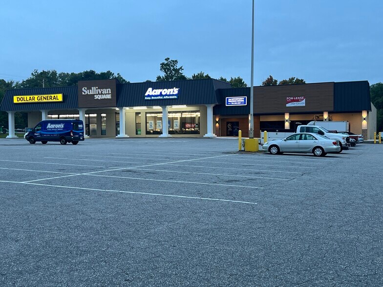 More Photos Of 701-709 Sullivan Rd, Statesville Unknown For Lease
