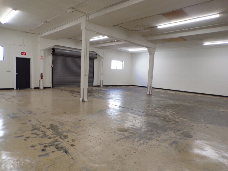More Photos Of 953 Washington St, San Carlos Warehouse For Lease