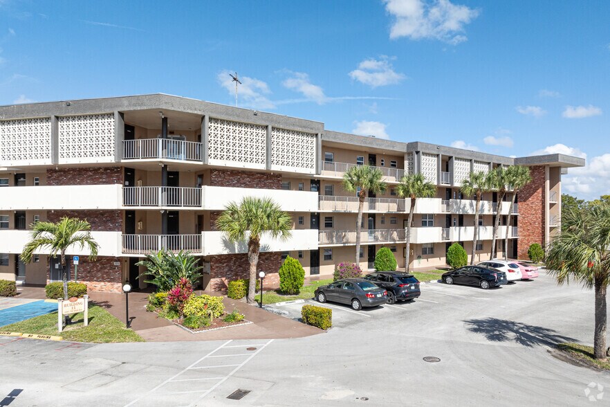 More Photos Of 3051 NW 48th Ave, Lauderdale Lakes Apartments For Sale