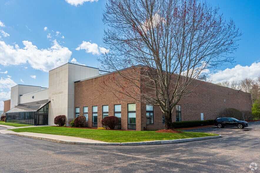 More Photos Of 45 Bartlett St, Marlborough Light Manufacturing For Lease