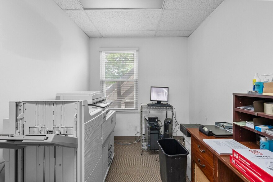 More Photos Of 59 Avenue at the Commons, Shrewsbury Medical For Lease