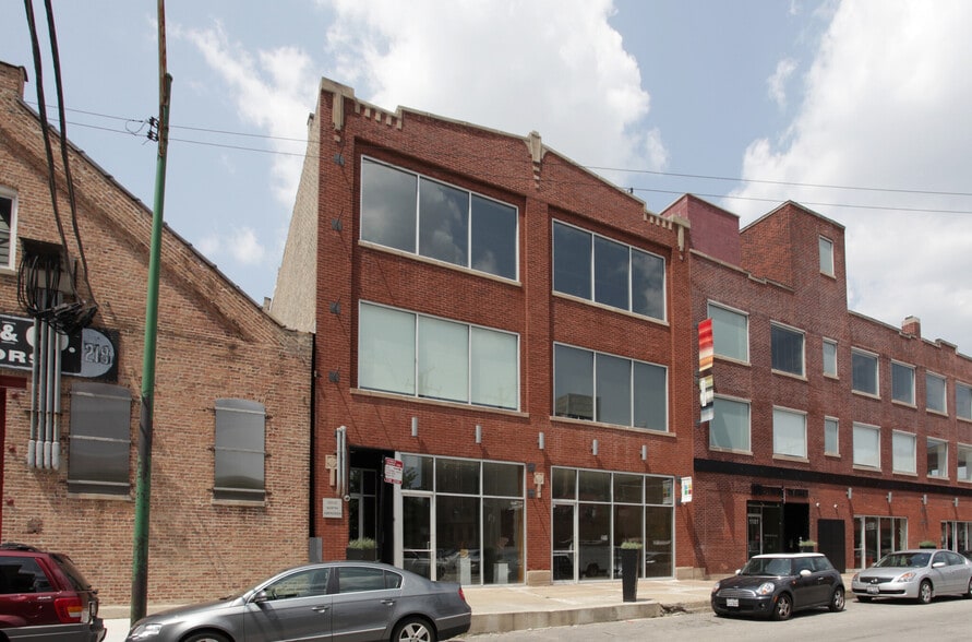 More Photos Of 220 N Aberdeen St, Chicago Loft Creative Space For Lease