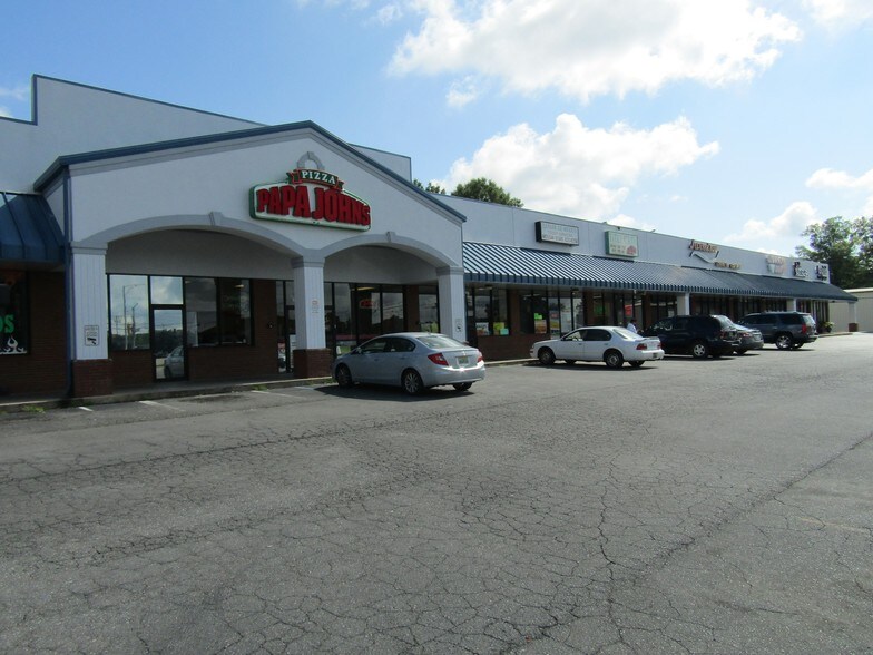 More Photos Of 1225 Snow St, Oxford Freestanding For Lease