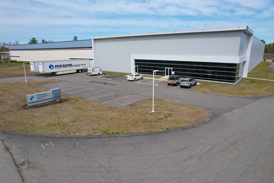 More Photos Of 260 Kenneth Welch Dr, Lakeville Warehouse For Lease