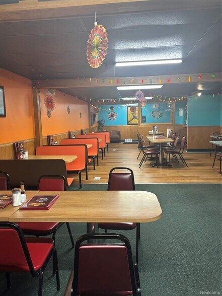 More Photos Of 4492 Richfield Rd, Flint Restaurant For Sale