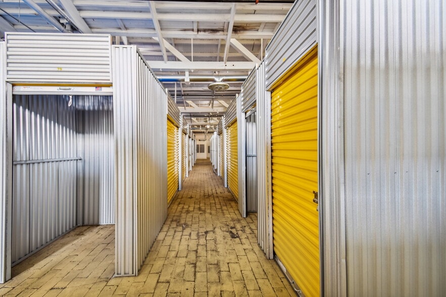 More Photos Of 160 W Haines Blvd, Lake Alfred Self Storage For Sale