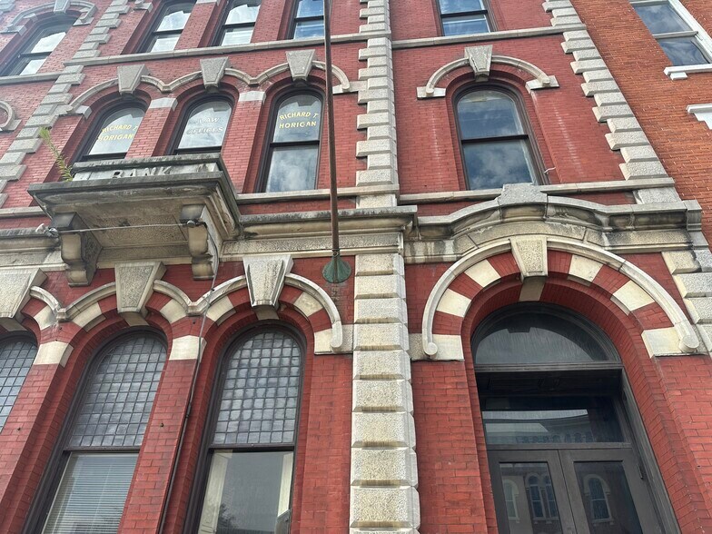 More Photos Of 49 E Main St, Amsterdam Office For Sale