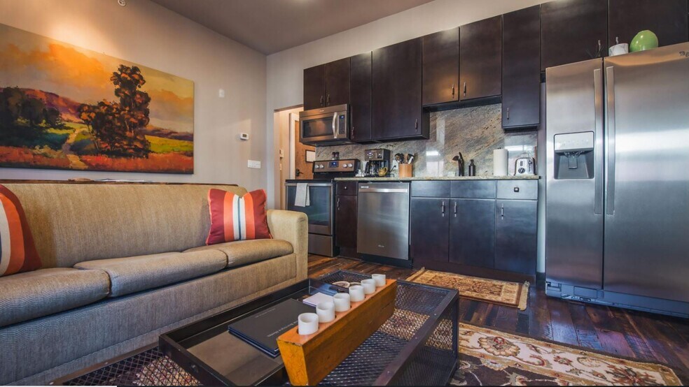 More Photos Of 36 Broadway St, Asheville Hotel For Sale