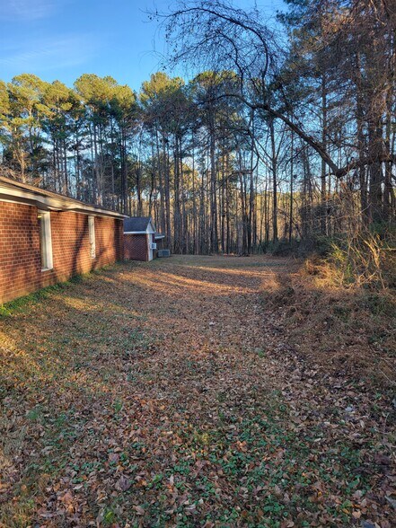 More Photos Of 1110 Hawkins Ave, Sanford Light Manufacturing For Sale