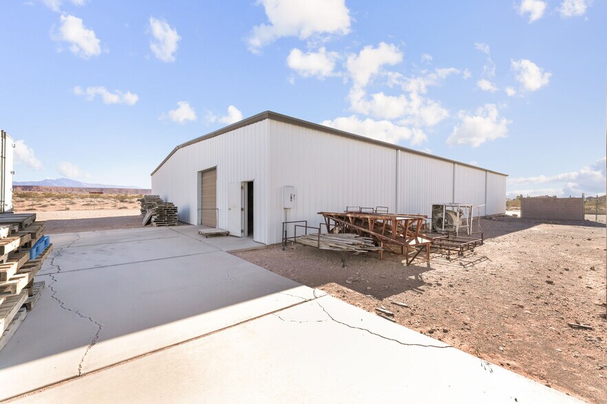 More Photos Of 480 Pat Ave, Overton Industrial For Sale