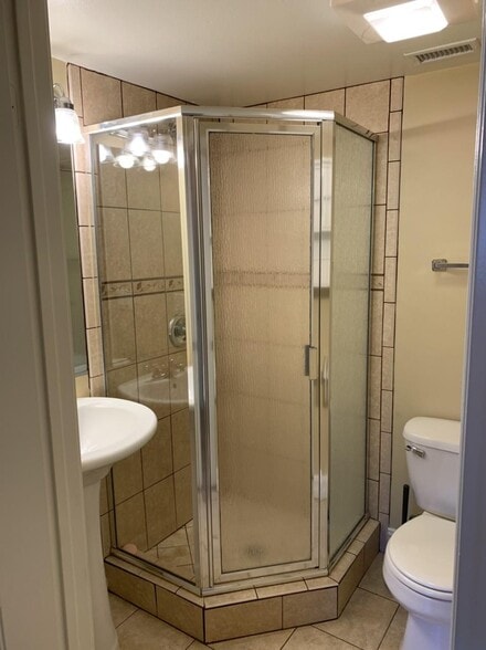 More Photos Of 17088 Chatsworth St, Granada Hills Apartments For Sale