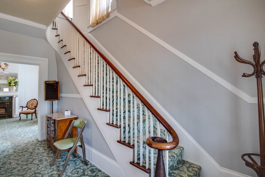 More Photos Of 212 E Main St, Carlinville Office Residential For Sale