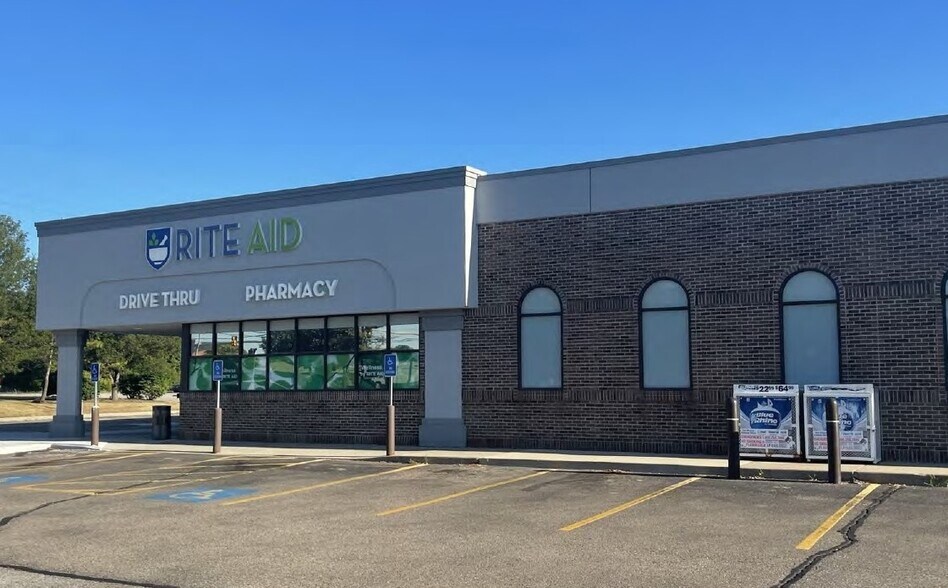 More Photos Of 43034 Dequindre Rd, Sterling Heights Freestanding For Lease