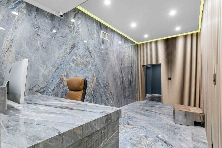 More Photos Of 11112 Ventura Blvd, Studio City Office For Sale