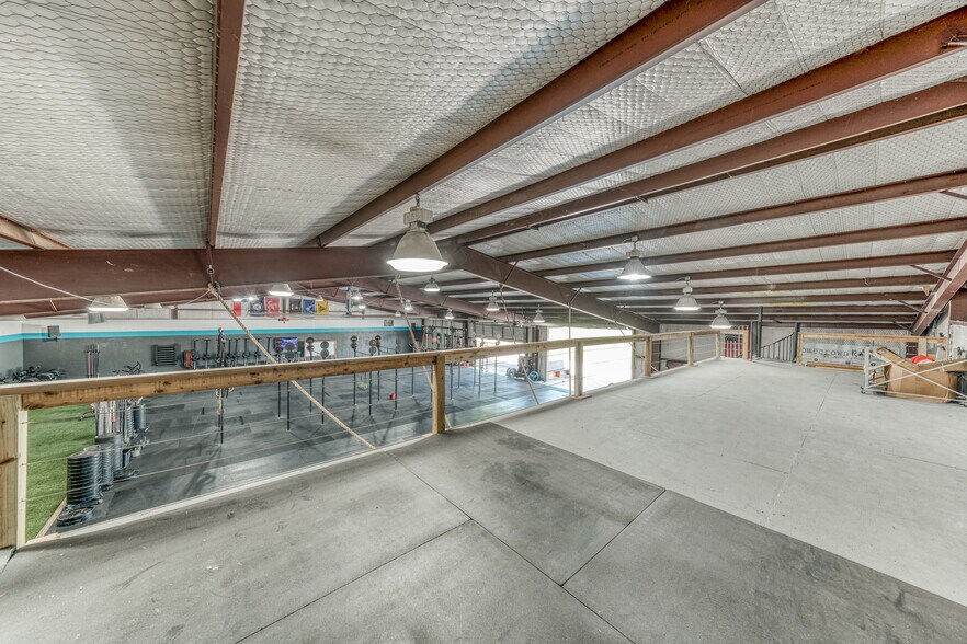 More Photos Of 301 Center Court Dr, Bridgeport Warehouse For Sale