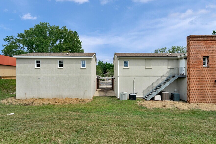 More Photos Of 1201-1203 Colonial Commons Ct, Lancaster Medical For Lease