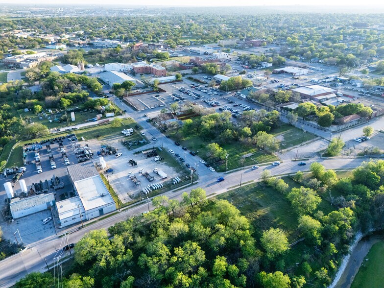 More Photos Of 319 NE 23rd St, Fort Worth Land For Sale