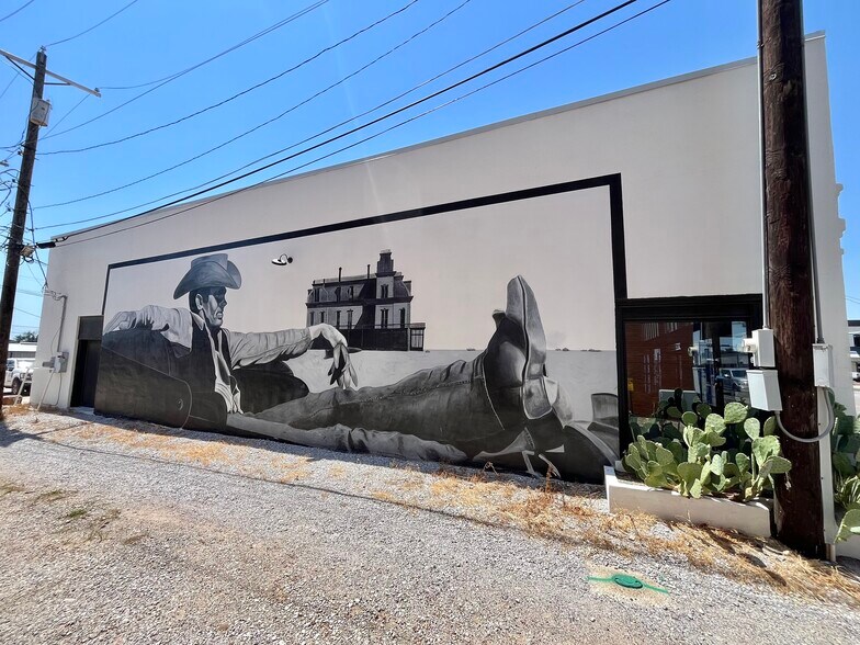 Primary Photo Of 112 W Wise St, Bowie Office For Sale